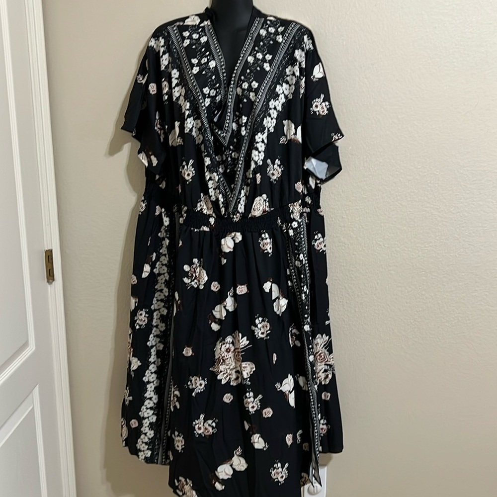 BloomChic Plus Size Black Floral Midi Dress - US 30